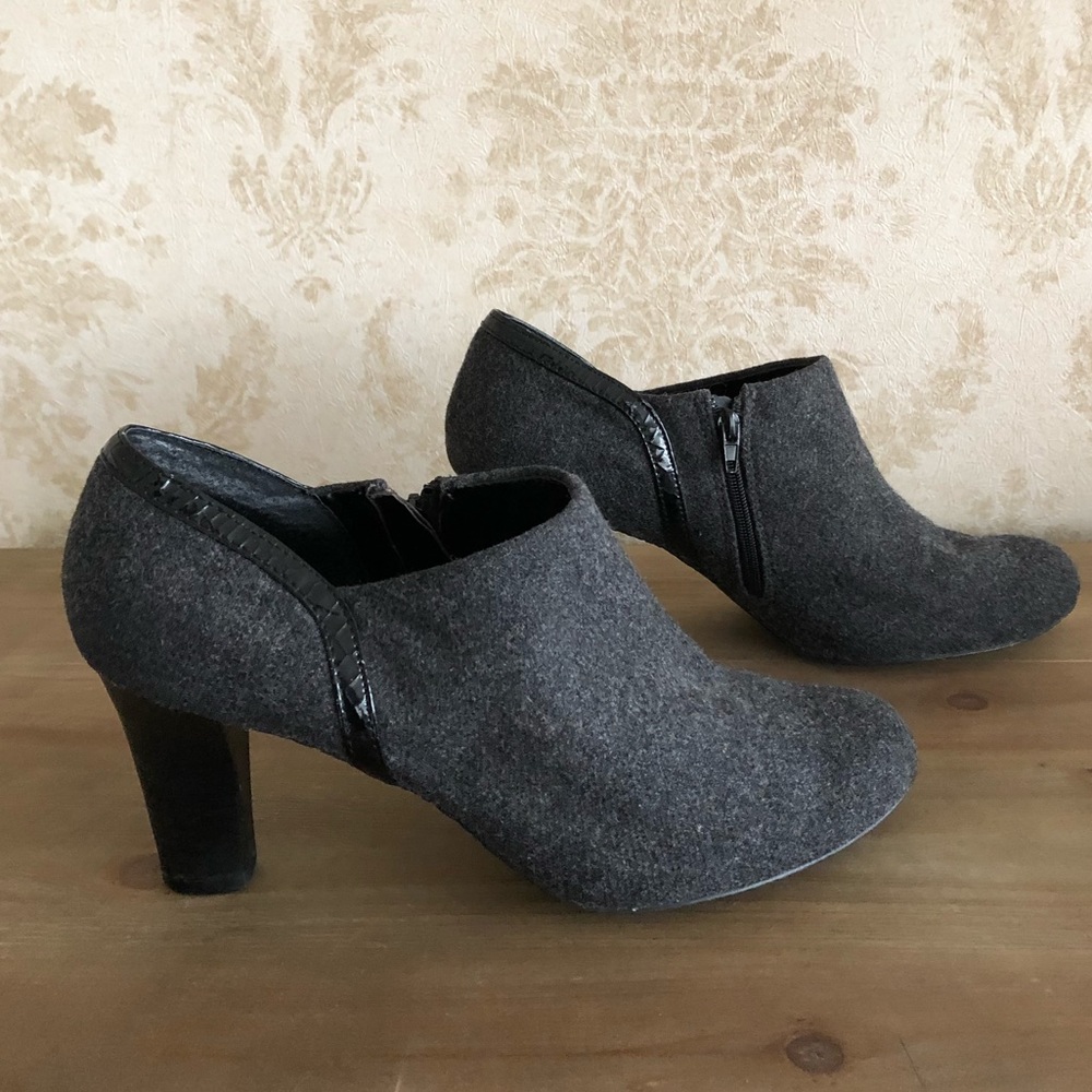 Liz Claiborne booties